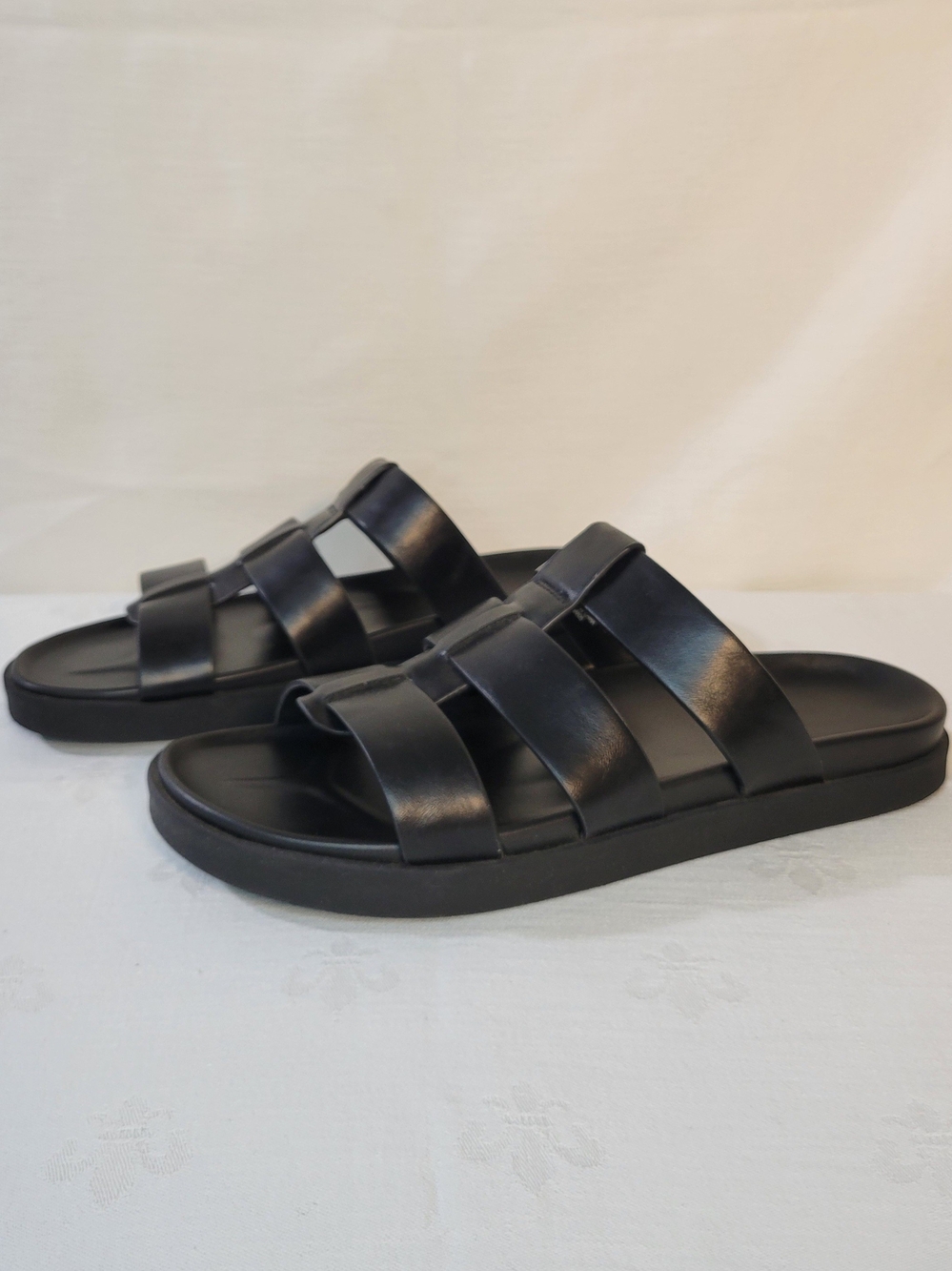 Unionbay Women's 8.5 "Picnic" Black Multi-Strap Slide Sandals